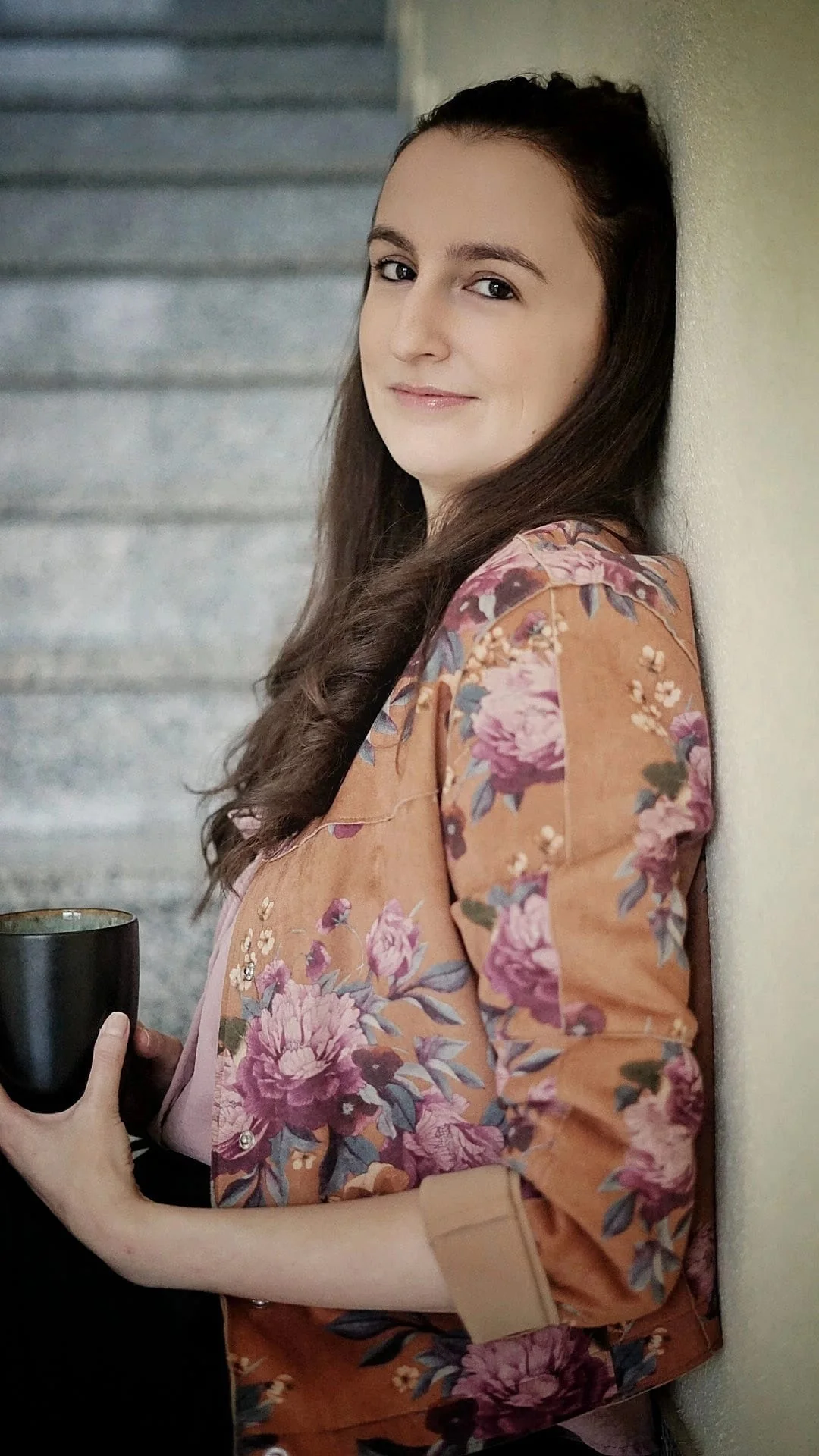 Portrait von Juliane Mlynar, Gründerin von Feder Coaching